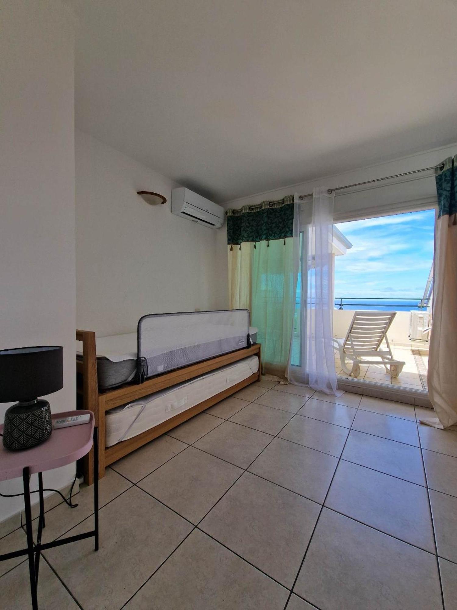 Appartement Villa Sur Le Toit, Vue Mer Saint-Gilles Les Bains Extérieur photo