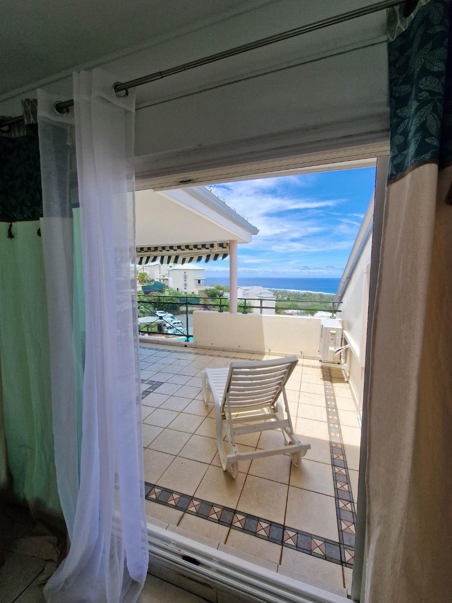 Appartement Villa Sur Le Toit, Vue Mer Saint-Gilles Les Bains Extérieur photo